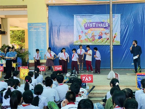 Chuyên đề “FESTIVALS”